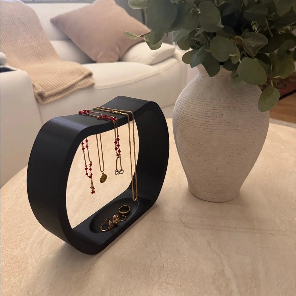 Elegant Black Jewelry Holder - 7.5